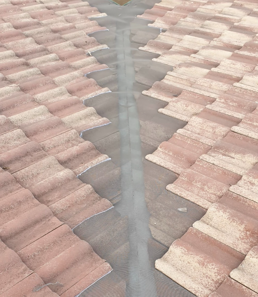 4mm Tile - Valley Guard Kit (1000mm)