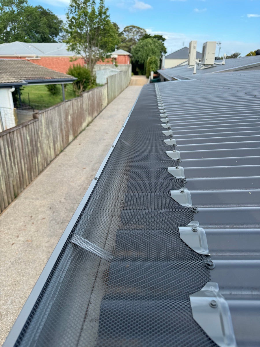 50M - 4mm Corrugated - Gutter Guard Kit ($9.75 per metre)