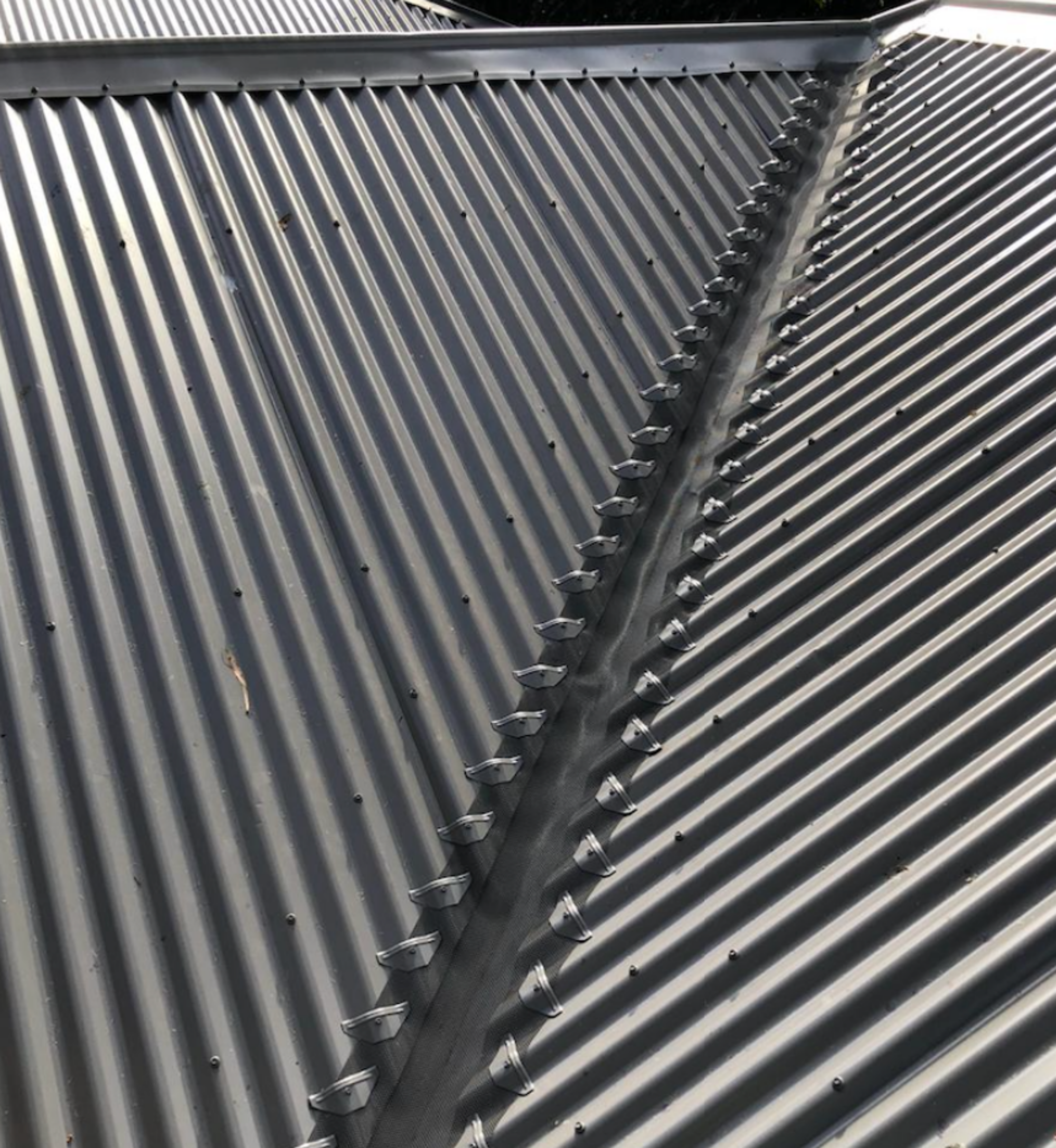 4mm Corrugated - Valley Guard Kit